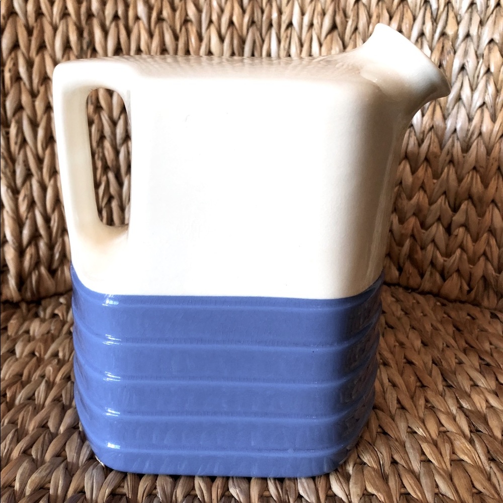 VINTAGE UNIVERSAL CAMBRIDGE CERAMICS PITCHER